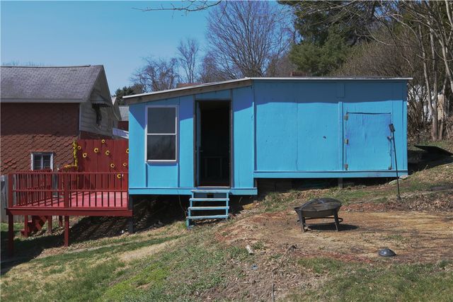 453 Spring St, Centerville, PA 15358