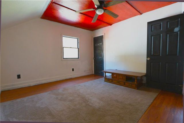 453 Spring St, Centerville, PA 15358