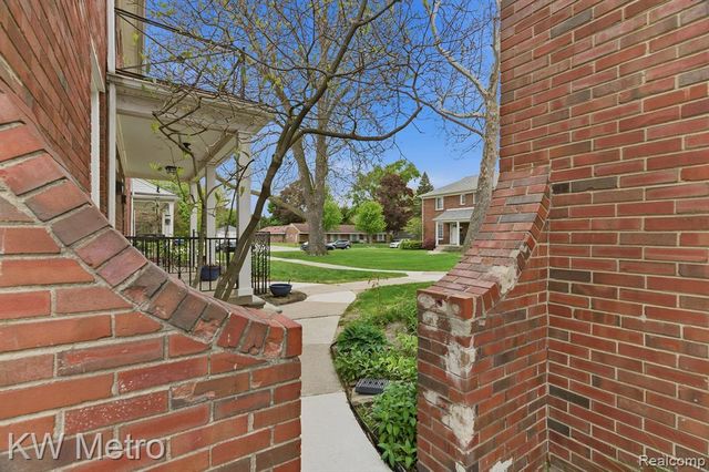 2514 Galpin Avenue 10, Royal Oak, MI 48073