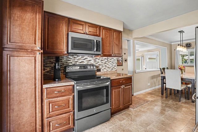 1225 Harding Road, Essexville, MI 48732