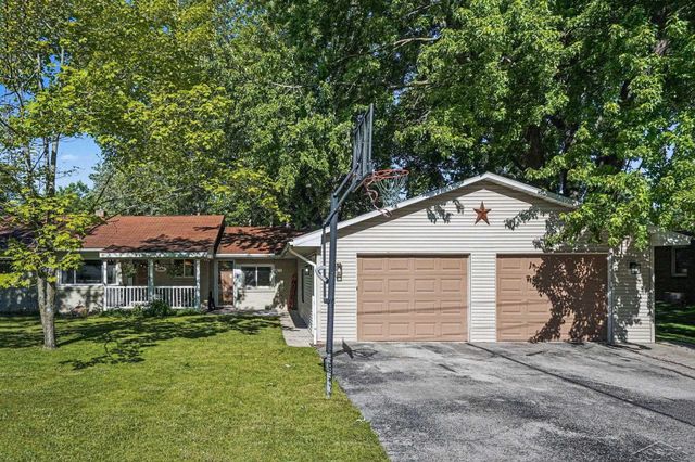 1225 Harding Road, Essexville, MI 48732
