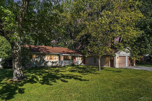 1225 Harding Road, Essexville, MI 48732