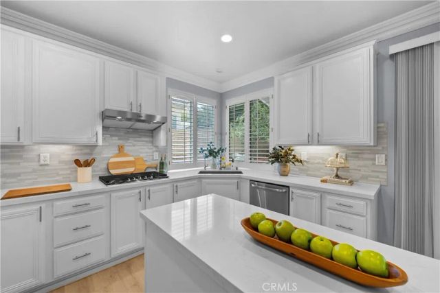 25415 Thoreau Way, Stevenson Ranch, CA 91381