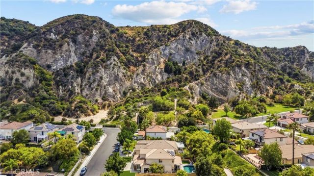 25415 Thoreau Way, Stevenson Ranch, CA 91381