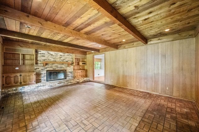 10111 Estate Lane, Dallas, TX 75238
