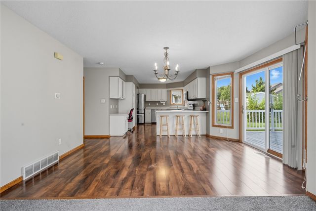 7128 Summerland Ridge Road NE, Cedar Rapids, IA 52402