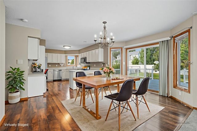 7128 Summerland Ridge Road NE, Cedar Rapids, IA 52402