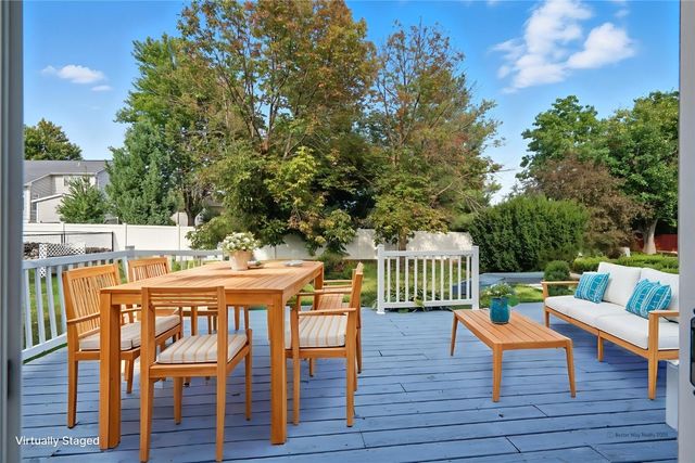 7128 Summerland Ridge Road NE, Cedar Rapids, IA 52402