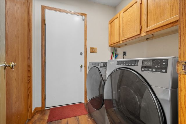 7128 Summerland Ridge Road NE, Cedar Rapids, IA 52402