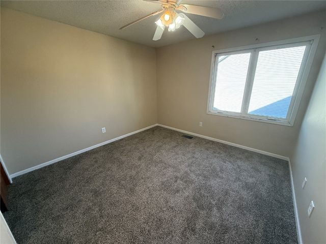 7128 Summerland Ridge Road NE, Cedar Rapids, IA 52402