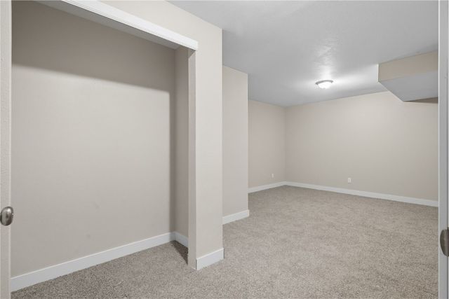 7128 Summerland Ridge Road NE, Cedar Rapids, IA 52402