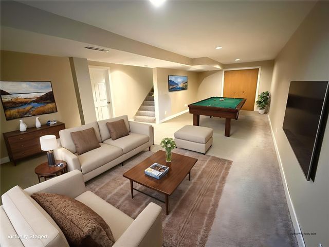 7128 Summerland Ridge Road NE, Cedar Rapids, IA 52402