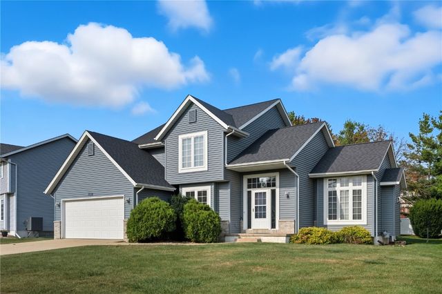 7128 Summerland Ridge Road NE, Cedar Rapids, IA 52402