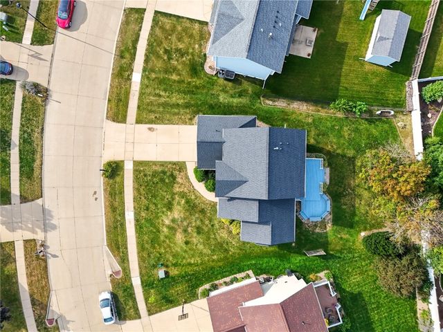 7128 Summerland Ridge Road NE, Cedar Rapids, IA 52402