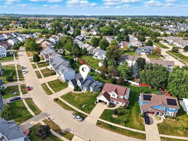 7128 Summerland Ridge Road NE, Cedar Rapids, IA 52402