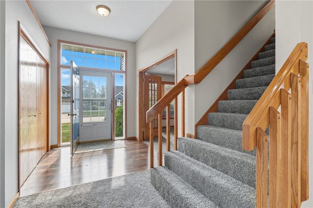 7128 Summerland Ridge Road NE, Cedar Rapids, IA 52402