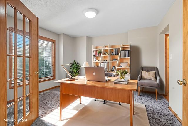 7128 Summerland Ridge Road NE, Cedar Rapids, IA 52402