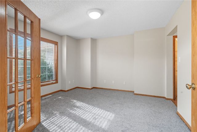 7128 Summerland Ridge Road NE, Cedar Rapids, IA 52402