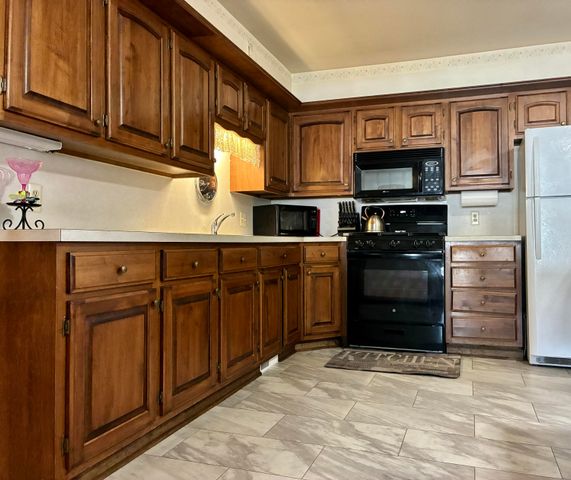 896 Andover Court SE, Grand Rapids, MI 49508