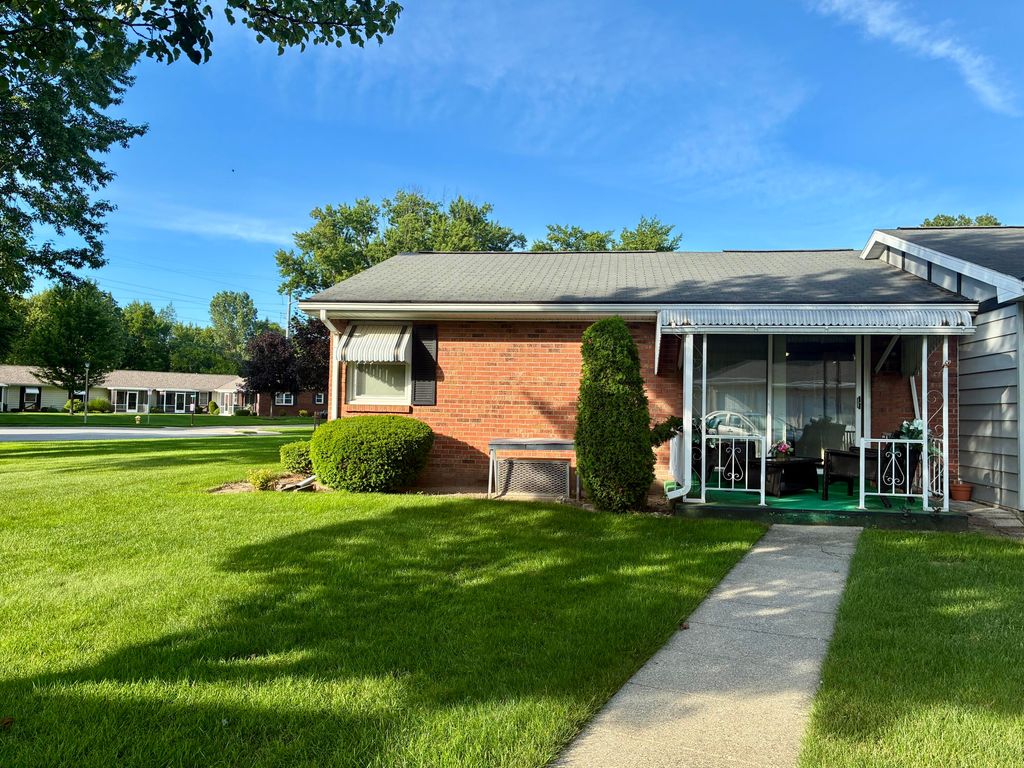 896 Andover Court SE, Grand Rapids, MI 49508