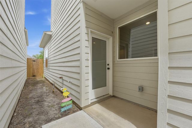 4307 Larkspur Street, Houston, TX 77051