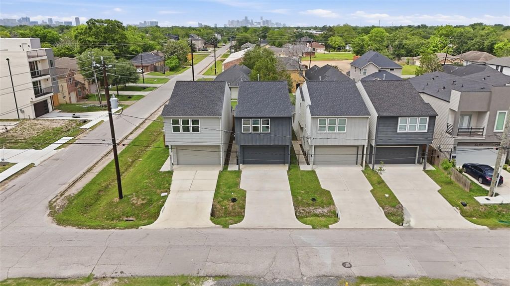 4307 Larkspur Street, Houston, TX 77051