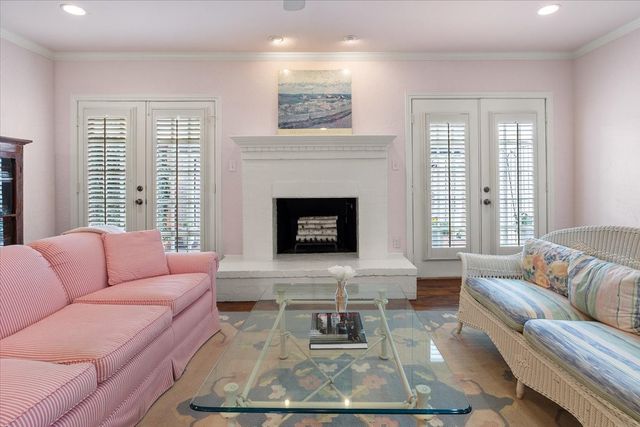 1109 Roaring Springs Road 1109, Fort Worth, TX 76114