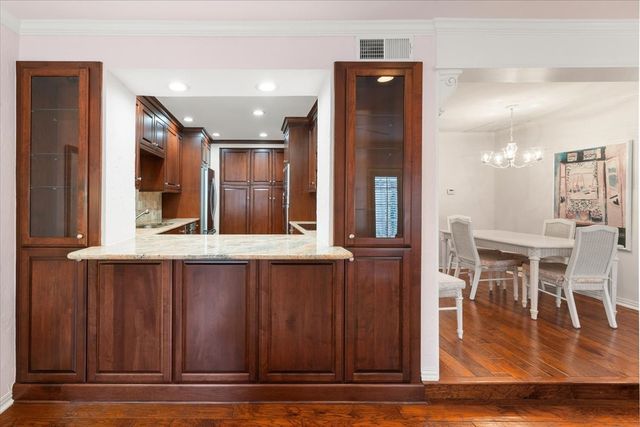 1109 Roaring Springs Road 1109, Fort Worth, TX 76114