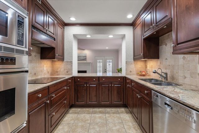 1109 Roaring Springs Road 1109, Fort Worth, TX 76114