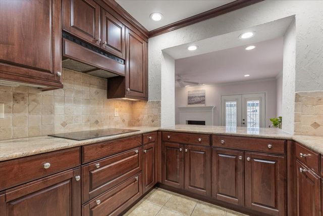 1109 Roaring Springs Road 1109, Fort Worth, TX 76114