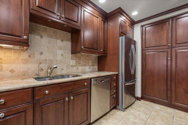 1109 Roaring Springs Road 1109, Fort Worth, TX 76114