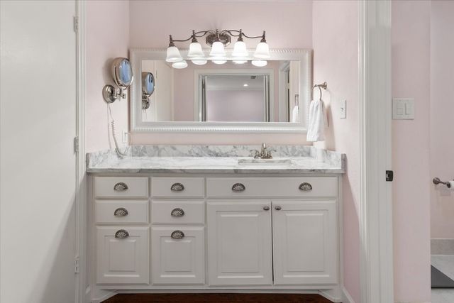 1109 Roaring Springs Road 1109, Fort Worth, TX 76114