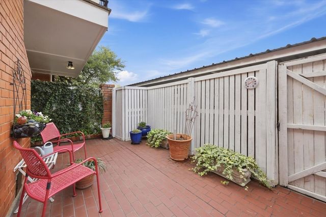 1109 Roaring Springs Road 1109, Fort Worth, TX 76114