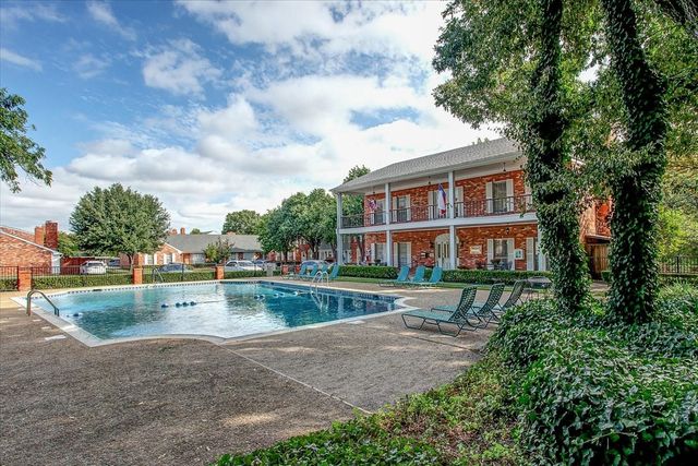 1109 Roaring Springs Road 1109, Fort Worth, TX 76114