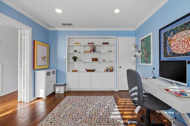 1109 Roaring Springs Road 1109, Fort Worth, TX 76114