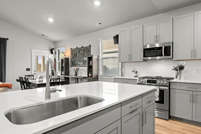 1064 Ewell Farm Cir, Spring Hill, TN 37174