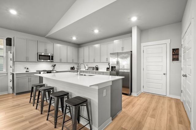 1064 Ewell Farm Cir, Spring Hill, TN 37174