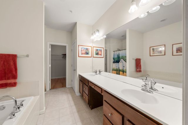 31 Stonebridge Dr 31, Hanson, MA 02341
