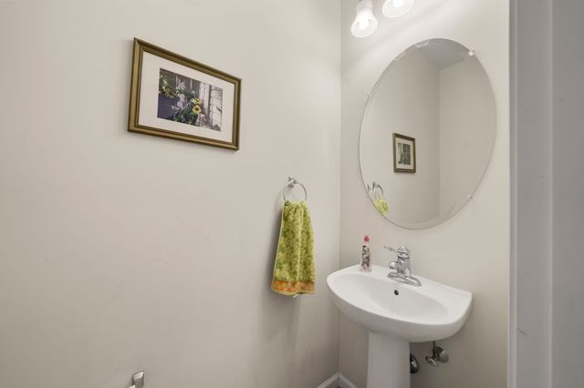 31 Stonebridge Dr 31, Hanson, MA 02341