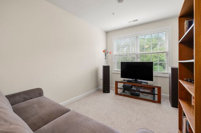 31 Stonebridge Dr 31, Hanson, MA 02341