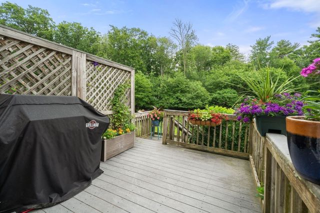 31 Stonebridge Dr 31, Hanson, MA 02341