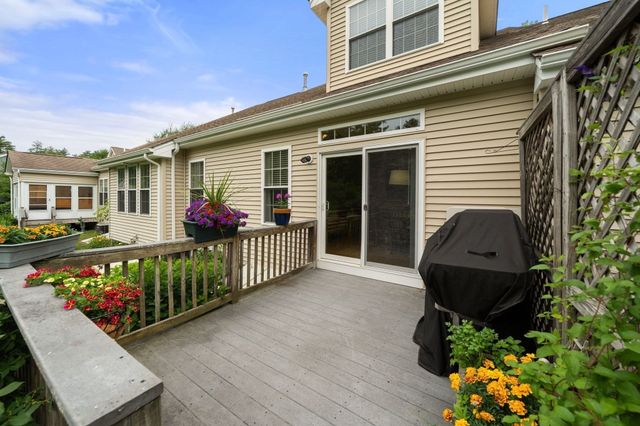 31 Stonebridge Dr 31, Hanson, MA 02341
