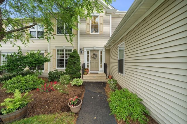 31 Stonebridge Dr 31, Hanson, MA 02341