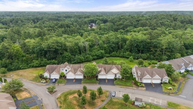 31 Stonebridge Dr 31, Hanson, MA 02341
