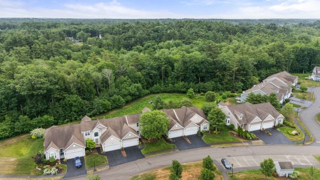 31 Stonebridge Dr 31, Hanson, MA 02341