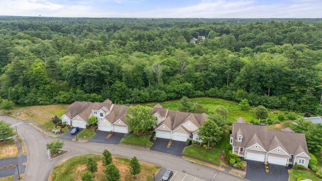 31 Stonebridge Dr 31, Hanson, MA 02341
