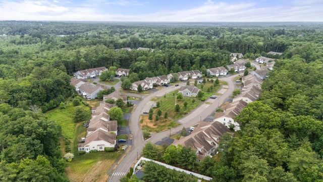 31 Stonebridge Dr 31, Hanson, MA 02341