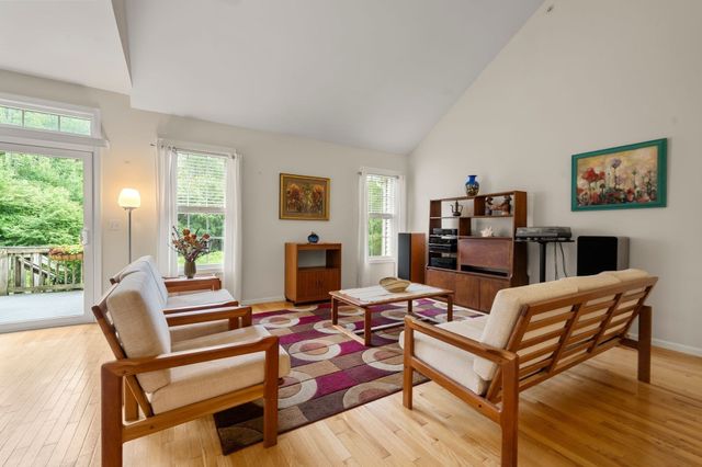 31 Stonebridge Dr 31, Hanson, MA 02341
