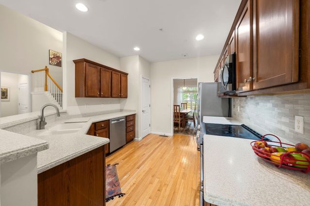 31 Stonebridge Dr 31, Hanson, MA 02341