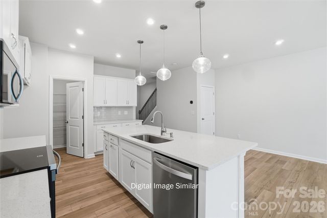 6045 Mallow Crossing Lane, Charlotte, NC 28213